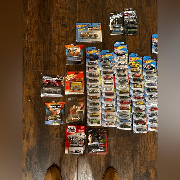HOTWHEELS COLLECTION - Picture 3 of 5